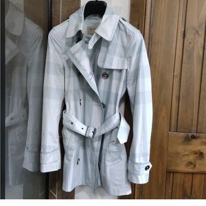 Burberry light weight coat